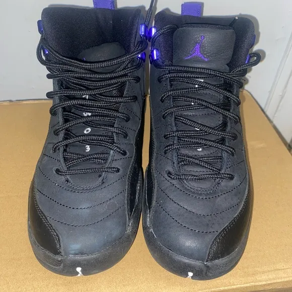 Grade school sz 4.5 jordan retro 12 Black and Concord no box