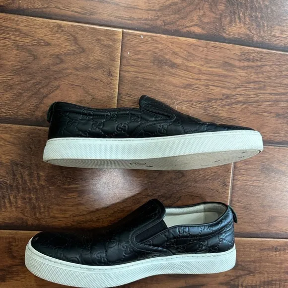 Gucci Black Leather Sneakers with Red and Green Stripe