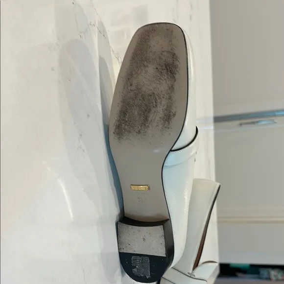 Gucci Cream Leather Flats with Gold Hardware