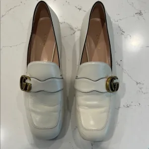 Gucci Cream Leather Flats with Gold Hardware