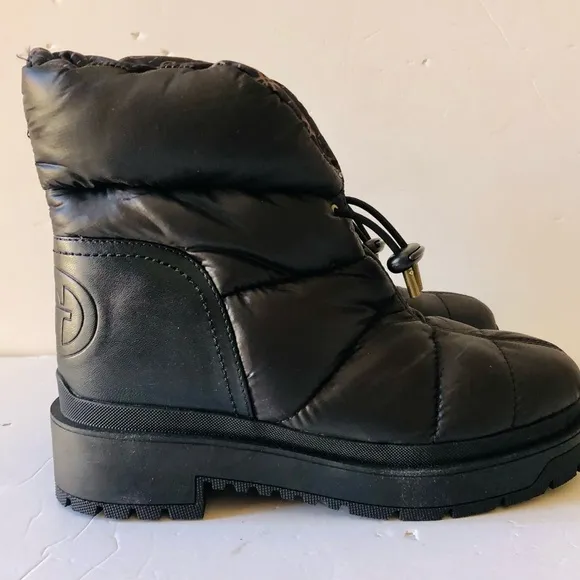 Guess Winter Ankle Snow Boots Womens Size 8.5 Black Leather Puffer Pull On LEEDA