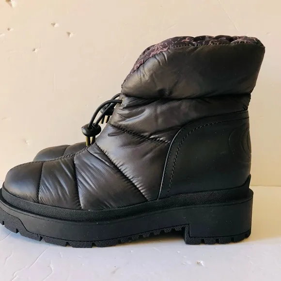 Guess Winter Ankle Snow Boots Womens Size 8.5 Black Leather Puffer Pull On LEEDA