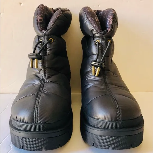 Guess Winter Ankle Snow Boots Womens Size 8.5 Black Leather Puffer Pull On LEEDA