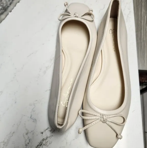 Guilhermina Anthropologie Leather Square Toe Ballet Flats in ivory size 7