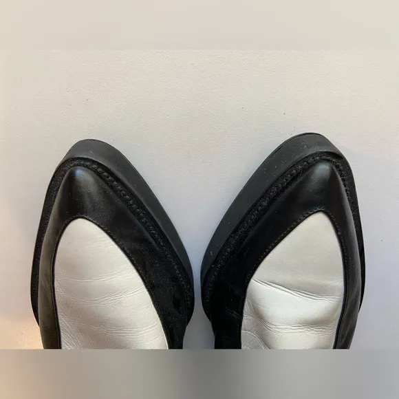 Helmut Lang Black &amp; White Leather Pointed Toe Loafers, Size 10 – Statement Shoes