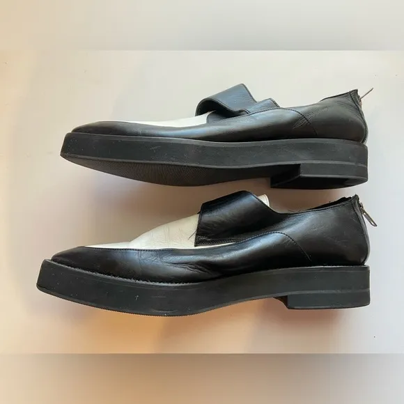 Helmut Lang Black &amp; White Leather Pointed Toe Loafers, Size 10 – Statement Shoes