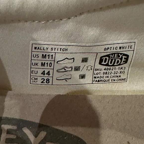 HEY DUDE men’s Wally Stitch Shoes