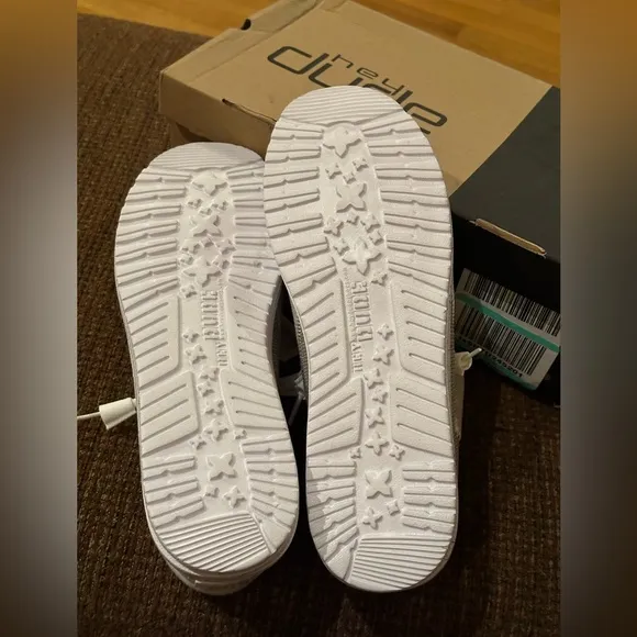HEY DUDE men’s Wally Stitch Shoes