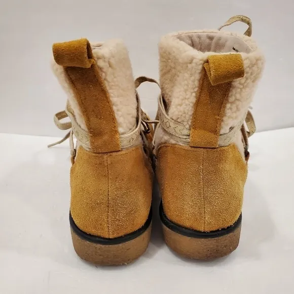 House of Harlow 1960 Sadie Yellow Shearling Alpine Ankle Boots