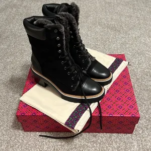 HP🥳 Tory Burch boots