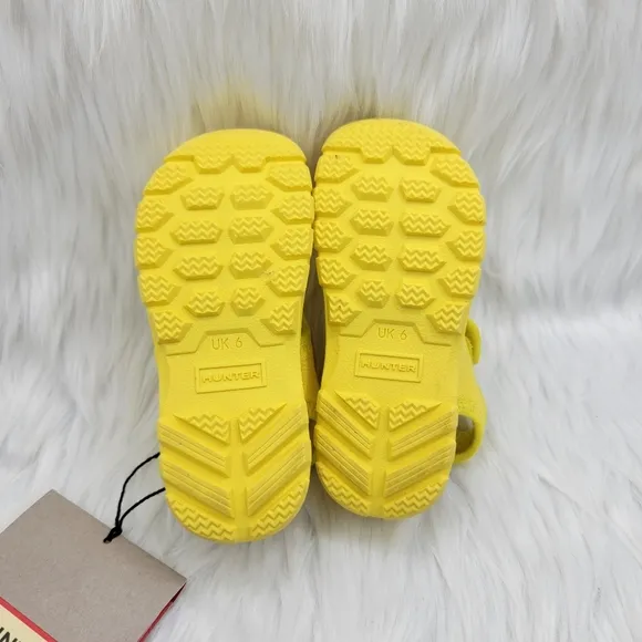 Hunter toddler mesh water sandals.