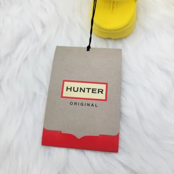 Hunter toddler mesh water sandals.