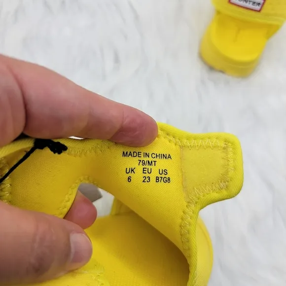Hunter toddler mesh water sandals.