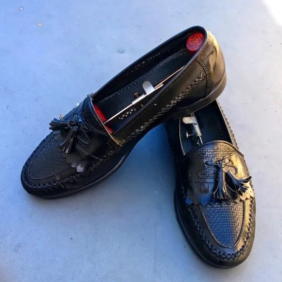 HUSH PUPPIES (COASTA RICA) MEN'S DRESS BLACK  GENUINE LEATHER TASSELED LOAFER