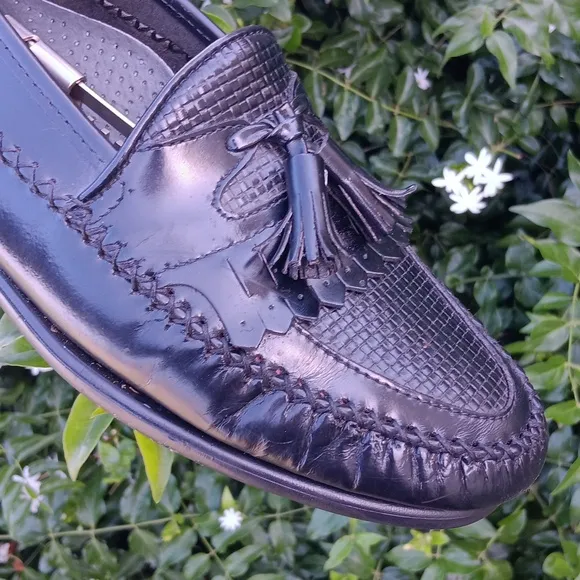 HUSH PUPPIES (COASTA RICA) MEN'S DRESS BLACK  GENUINE LEATHER TASSELED LOAFER