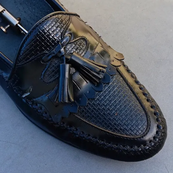 HUSH PUPPIES (COASTA RICA) MEN'S DRESS BLACK  GENUINE LEATHER TASSELED LOAFER