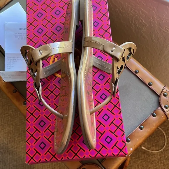 Iconic Tory Burch Miller Sandals TAN Patent Leather