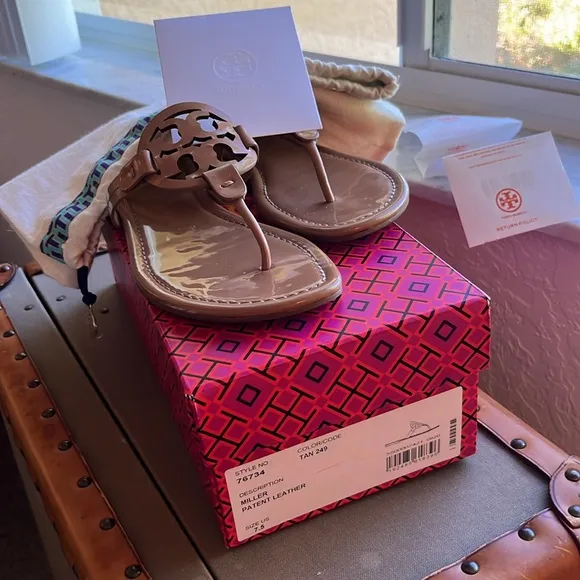 Iconic Tory Burch Miller Sandals TAN Patent Leather