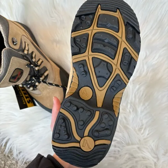 Iron Age Brand new Tan and Black Steel Toe Snow Boots