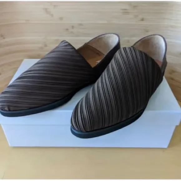 Issey Miyake pleates please slip on loafers