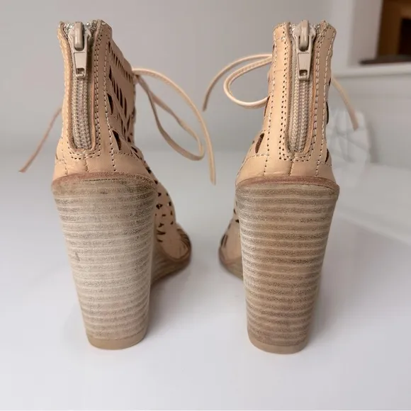 Jeffrey Campbell Laser Cut Rodillo Hi Wedge Lace Up Tan Gladiator Sandal Size 5