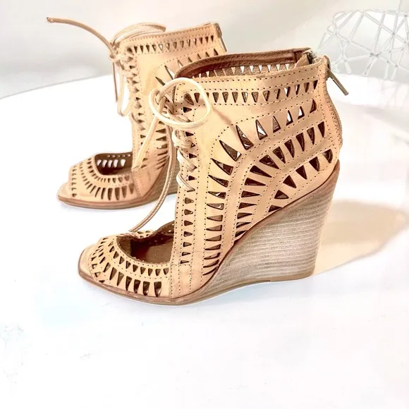 Jeffrey Campbell Laser Cut Rodillo Hi Wedge Lace Up Tan Gladiator Sandal Size 5