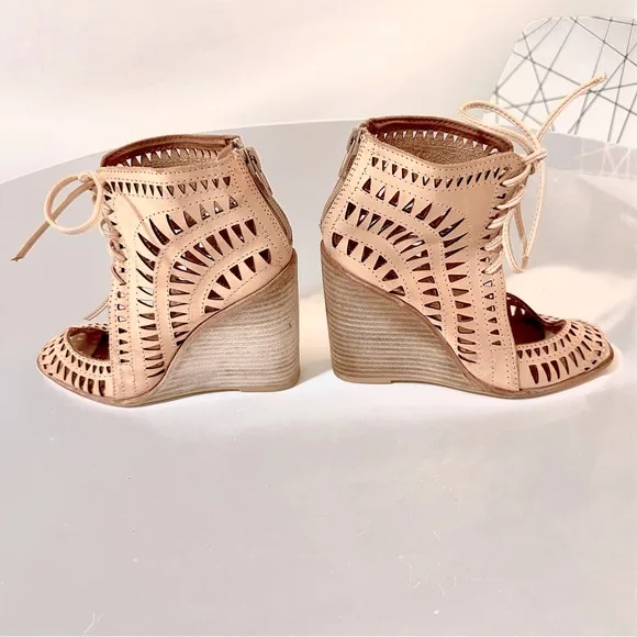 Jeffrey Campbell Laser Cut Rodillo Hi Wedge Lace Up Tan Gladiator Sandal Size 5