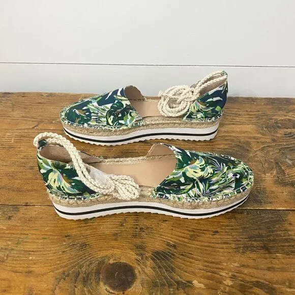 JLO (Jennifer Lopez) Larenn Tropical Jungle Espadrilles, Women’s Size 7.5 M