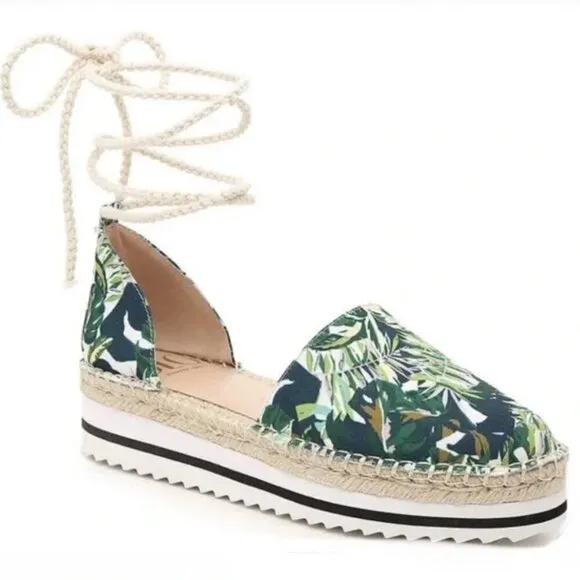 JLO (Jennifer Lopez) Larenn Tropical Jungle Espadrilles, Women’s Size 7.5 M