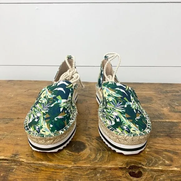JLO (Jennifer Lopez) Larenn Tropical Jungle Espadrilles, Women’s Size 7.5 M