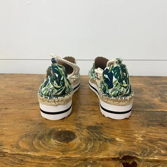 JLO (Jennifer Lopez) Larenn Tropical Jungle Espadrilles, Women’s Size 7.5 M