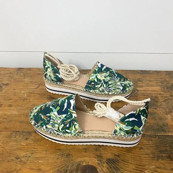 JLO (Jennifer Lopez) Larenn Tropical Jungle Espadrilles, Women’s Size 7.5 M