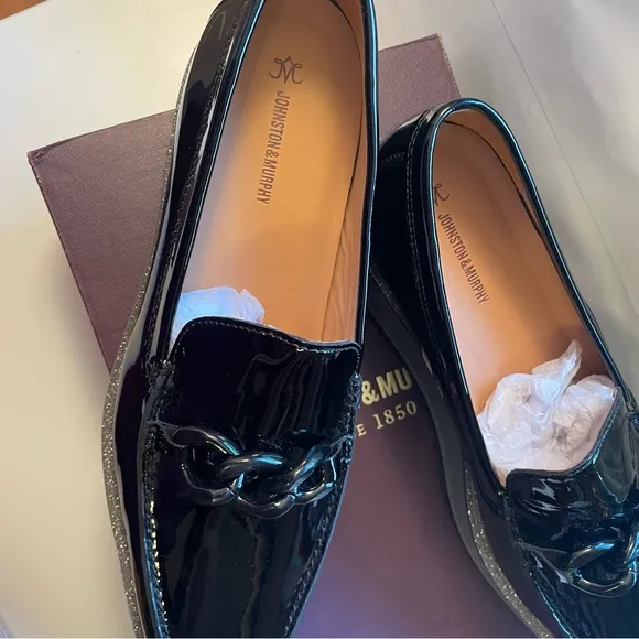 Johnston &amp; Murphy Gracelyn Chain Loafer in Black Patent with shimmer sides