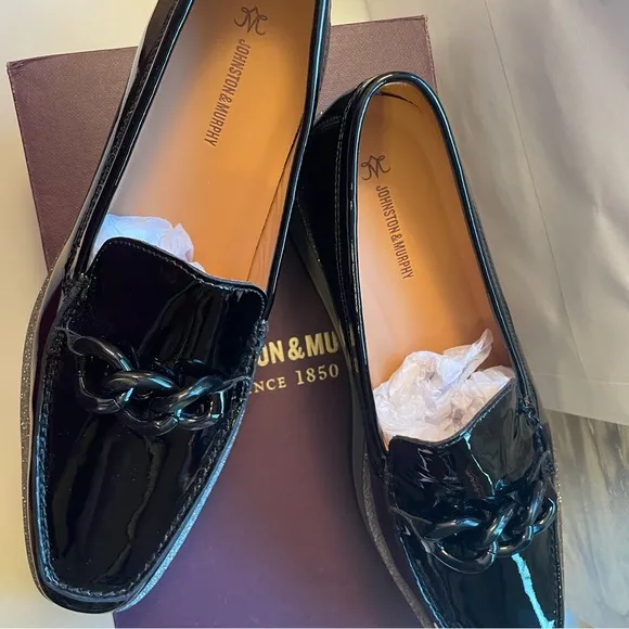 Johnston &amp; Murphy Gracelyn Chain Loafer in Black Patent with shimmer sides