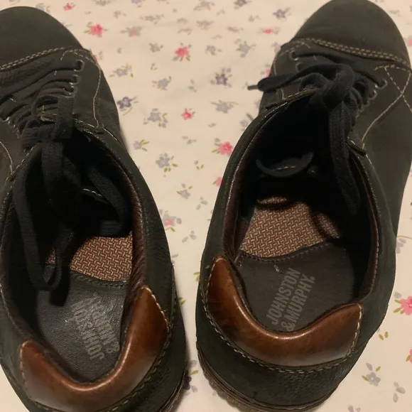 Johnston &amp; Murphy sheepskin Men's Black Sneakers size 8