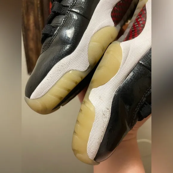 Jordan 11 Retro 72-10 sneakers