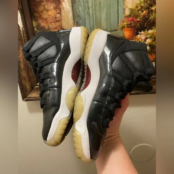 Jordan 11 Retro 72-10 sneakers