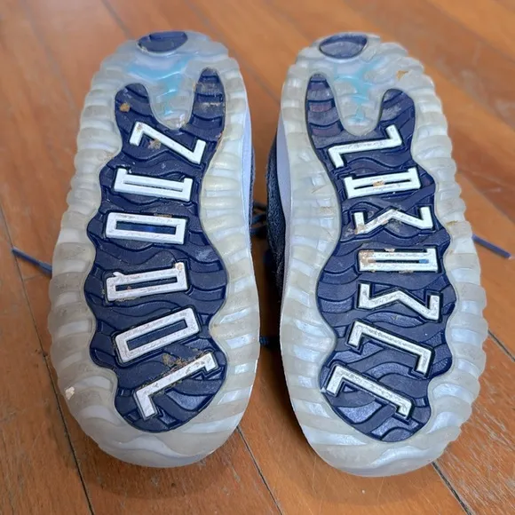 Jordan 11 Retro Low Sneakers-blue suede and metallic leather-size 8C