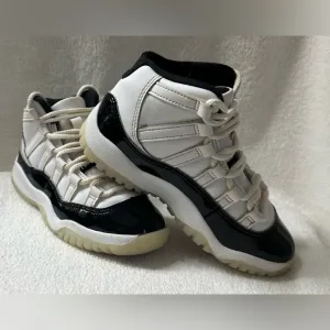 Jordan 11 retro mid gratitude defining moments boys size 11C