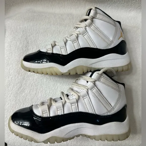 Jordan 11 retro mid gratitude defining moments boys size 11C