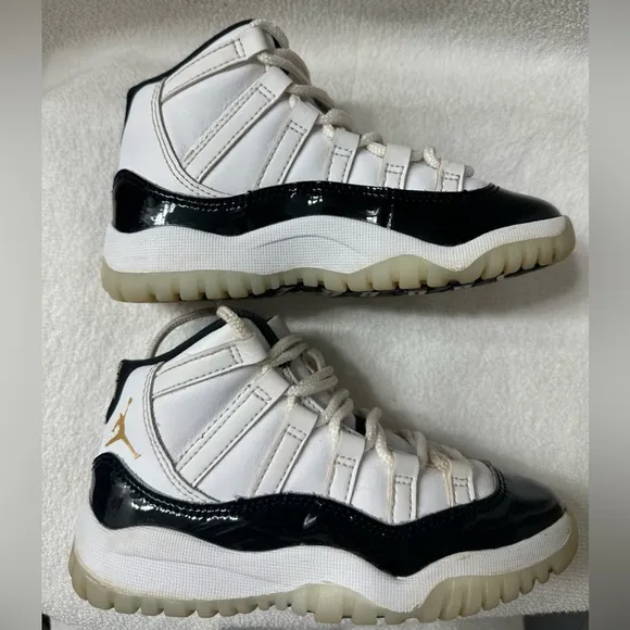 Jordan 11 retro mid gratitude defining moments boys size 11C