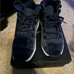 Jordan 11 Retro Midnight Blue boys 3y