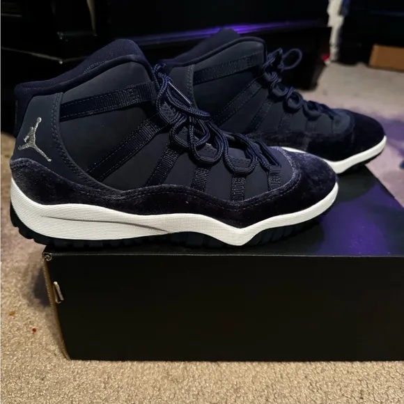 Jordan 11 Retro Midnight Blue boys 3y