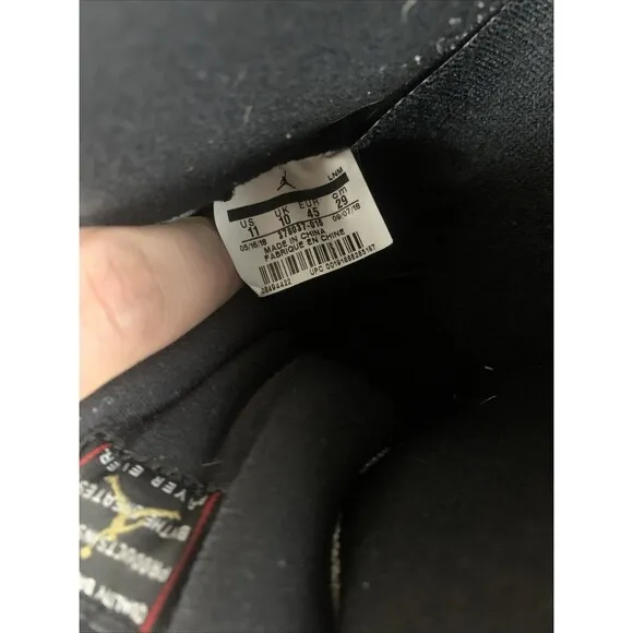 Jordan 11 Retro Platinum Tint 2018 pre-owned Size 11