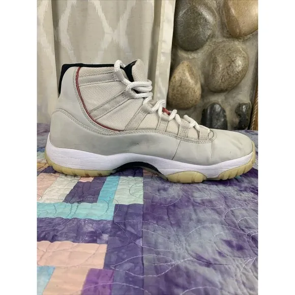 Jordan 11 Retro Platinum Tint 2018 pre-owned Size 11