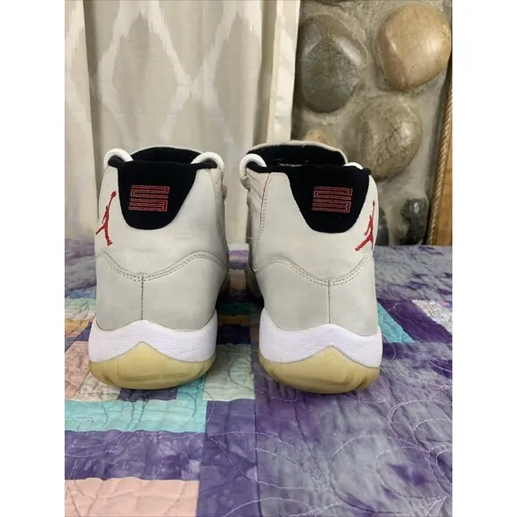 Jordan 11 Retro Platinum Tint 2018 pre-owned Size 11