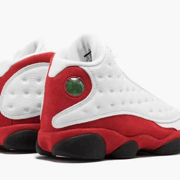 Jordan 13 retro Chicago 2017 in original boxTried on once mint condition
