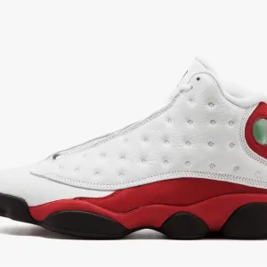Jordan 13 retro Chicago 2017 in original boxTried on once mint condition