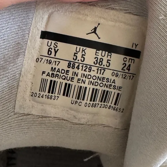 Jordan 13 retro white hyper royal 6 7.5