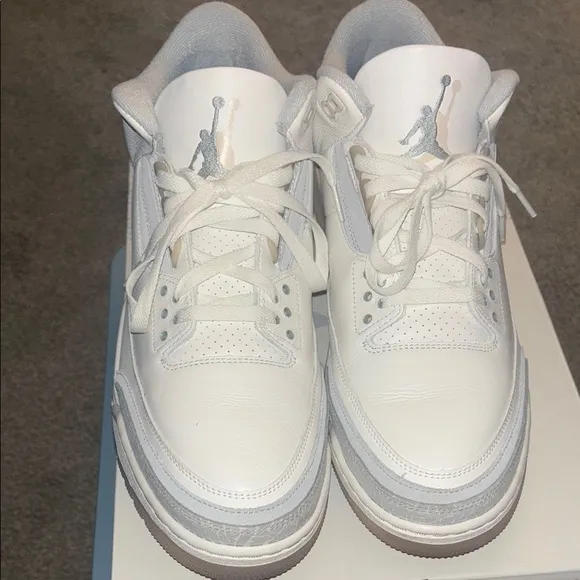 Jordan 3 craft White and Gray Sneakers lightly worn